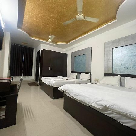Blue Rose International, Family Hotel Agra  Εξωτερικό φωτογραφία
