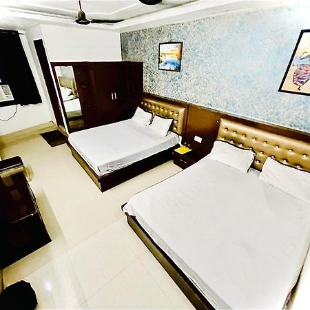 Blue Rose International, Family Hotel Agra  Εξωτερικό φωτογραφία