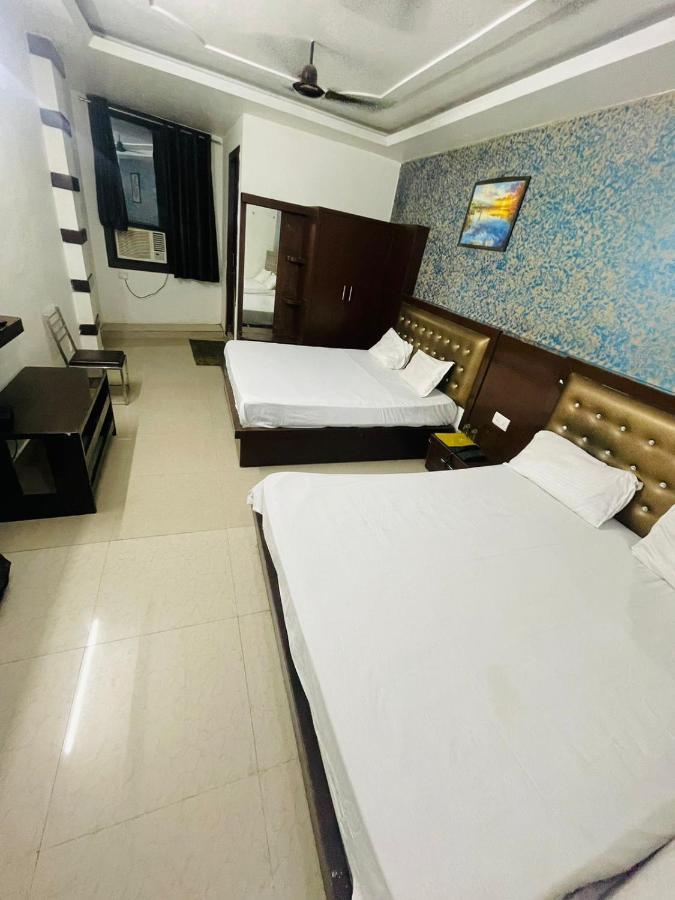 Blue Rose International, Family Hotel Agra  Εξωτερικό φωτογραφία