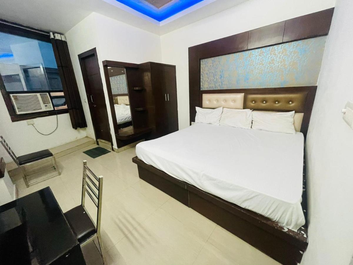 Blue Rose International, Family Hotel Agra  Εξωτερικό φωτογραφία